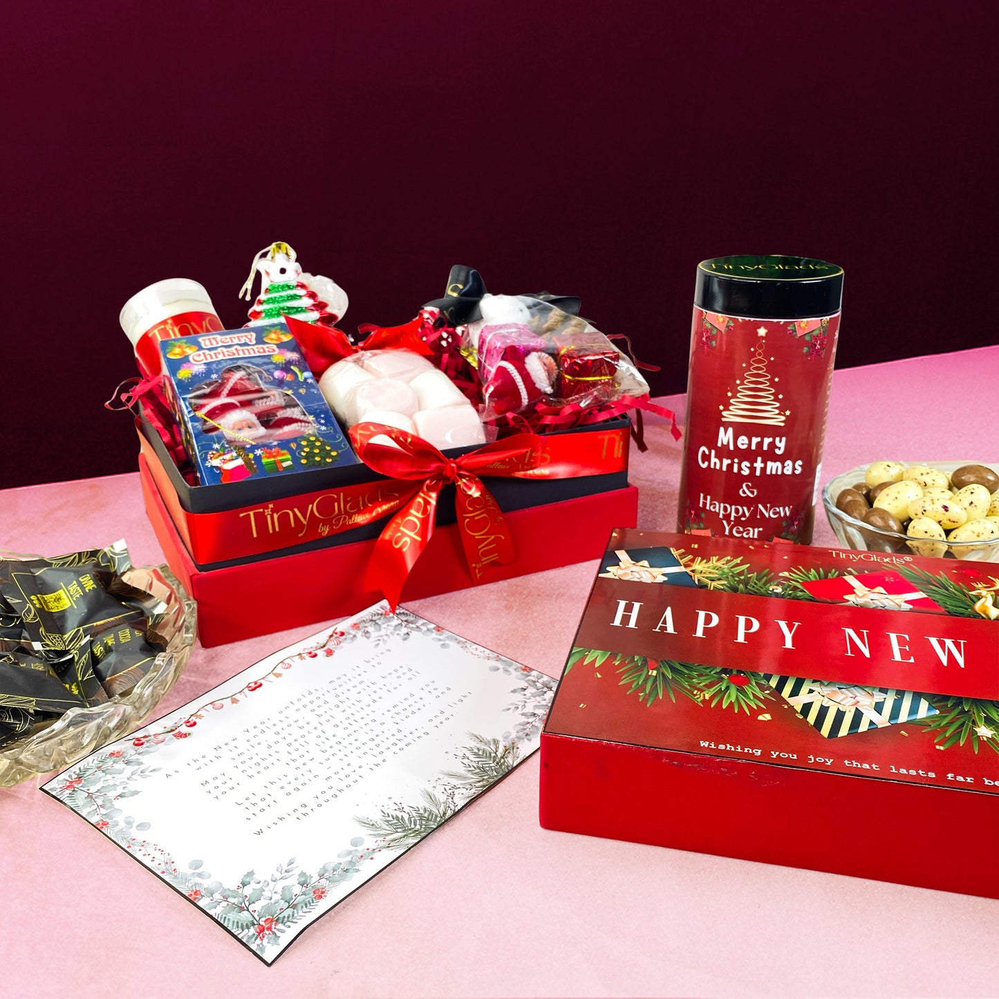 TinyGlads Christmas Cheer Gift Hamper | Festive Treats & Holiday Decor