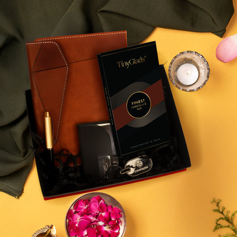 Corporate Gift Box – Chocolate Bar, Diary, Pen & Card Wallet