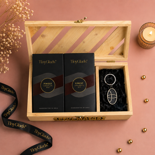 Wooden Corporate Gift Box | 2 Chocolate Bars & Premium Key Ring